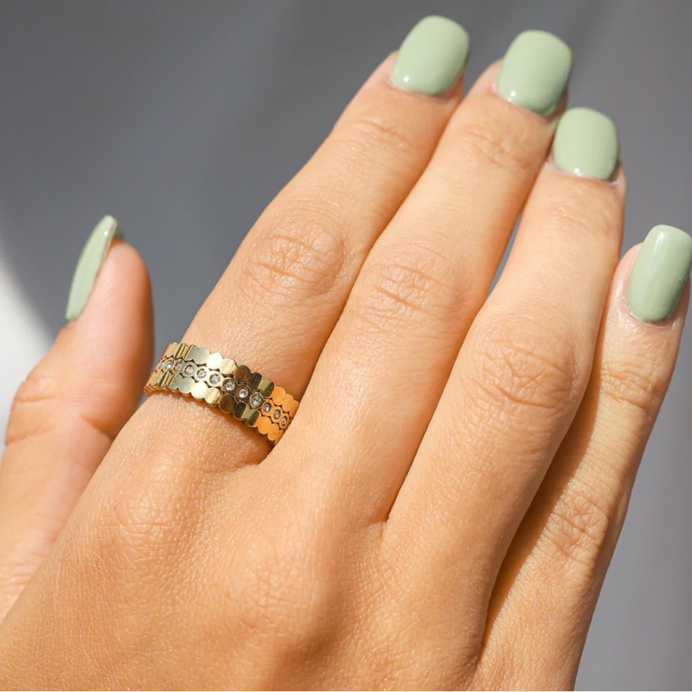 Waterproof gold plated ring set - Picture 3 of 5